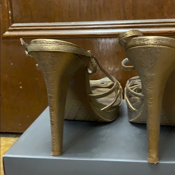 Heels - Picture 3 of 4